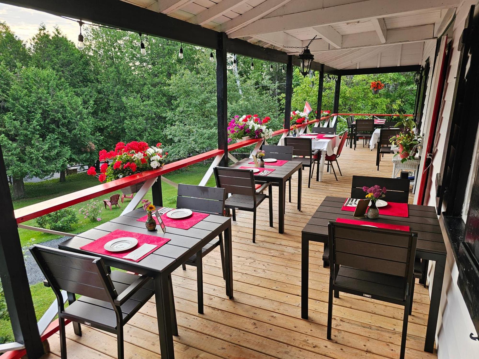 Auberge La Chatelaine 라말베 외부 사진